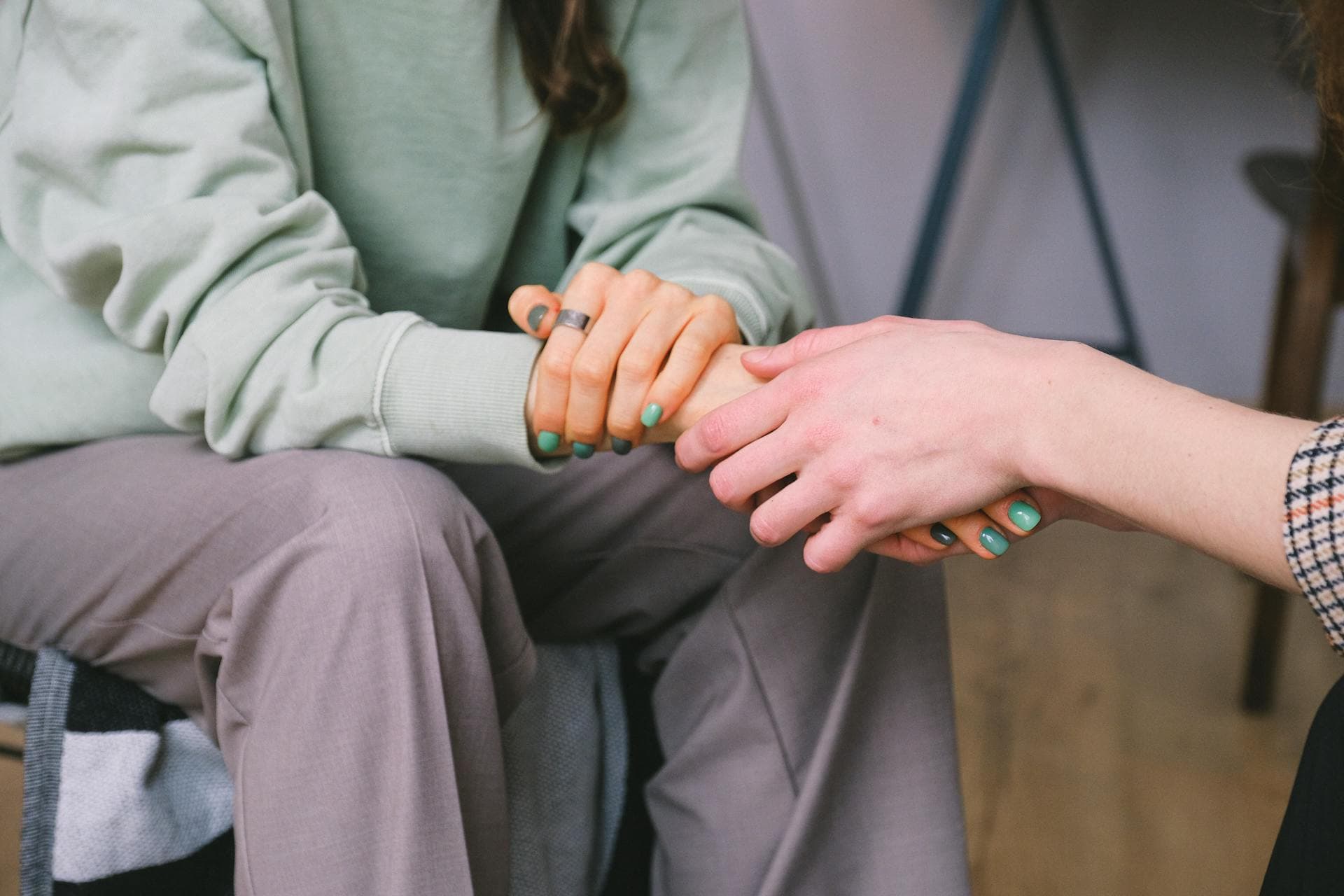 Should I Go to Therapy After a Breakup? 5 Signs It Could Help