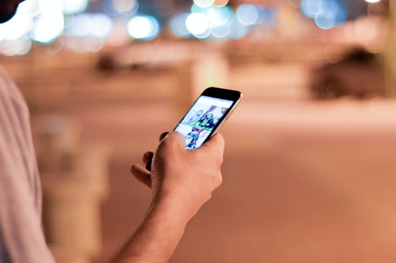 phone scrolling